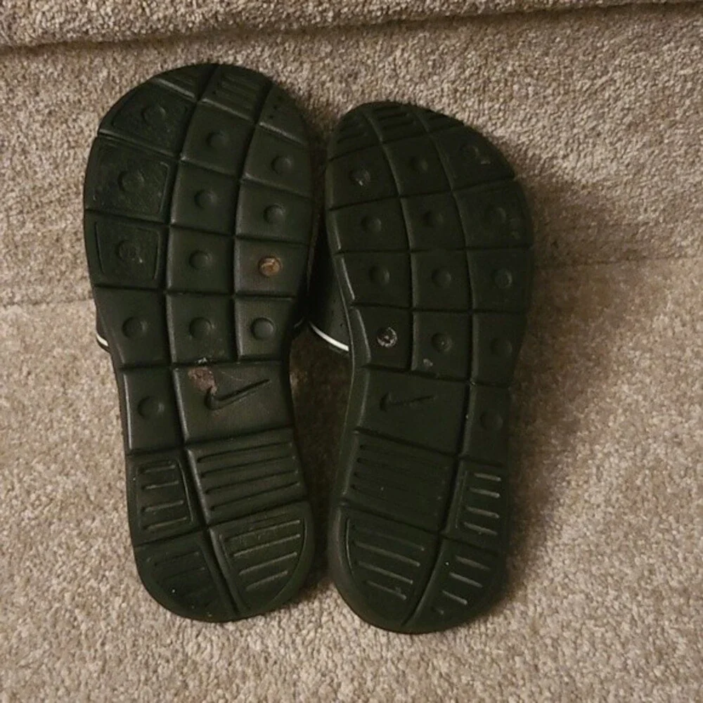 Nike Women's 360883-011 Black Comfort Footbed Slides Size 6